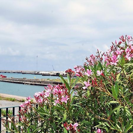 Costa Del Molo - Casa E Lavoro Appartement Vado Ligure Buitenkant foto
