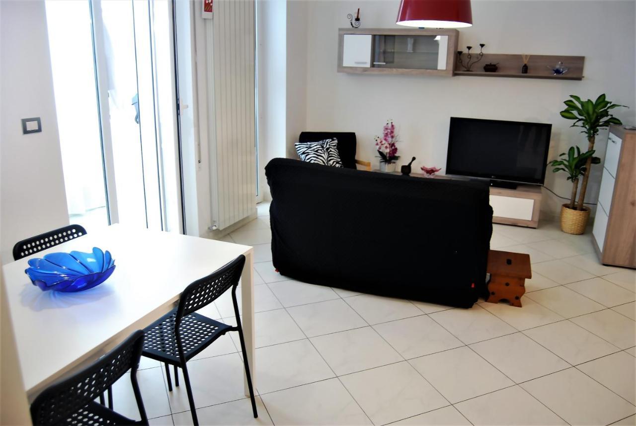 Costa Del Molo - Casa E Lavoro Appartement Vado Ligure Buitenkant foto