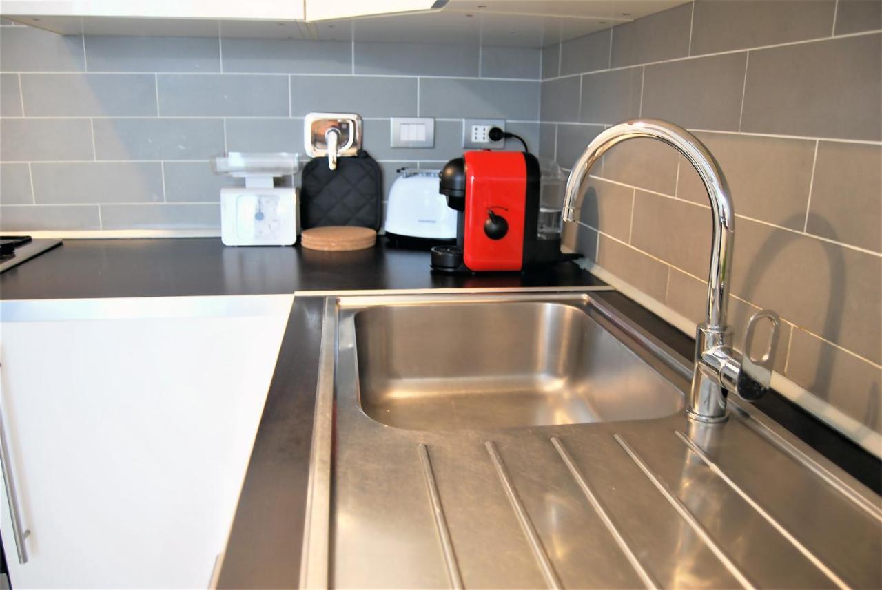 Costa Del Molo - Casa E Lavoro Appartement Vado Ligure Buitenkant foto